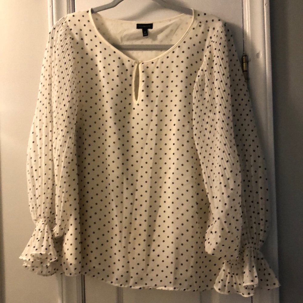 Talbots top off white with navy polka dots